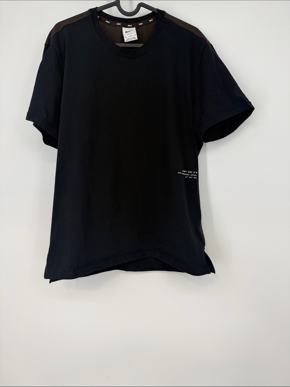 Nike Black Short-Sleeve Crewneck Tee Size Medium